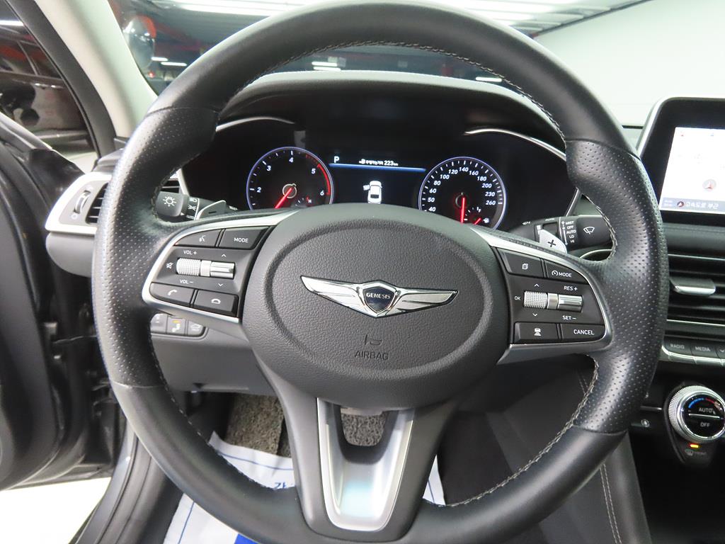 Genesis G70 - Vista 10