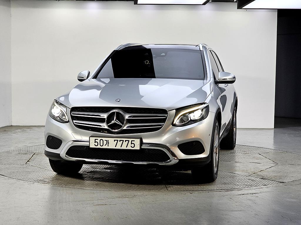 Mercedes Benz GLC Class - Vista 2