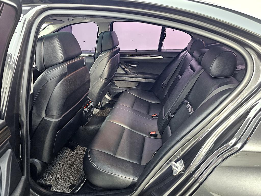 BMW 5 Series - Vista 11