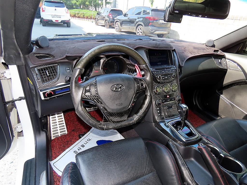 HYUNDAI Genesis - Vista 9