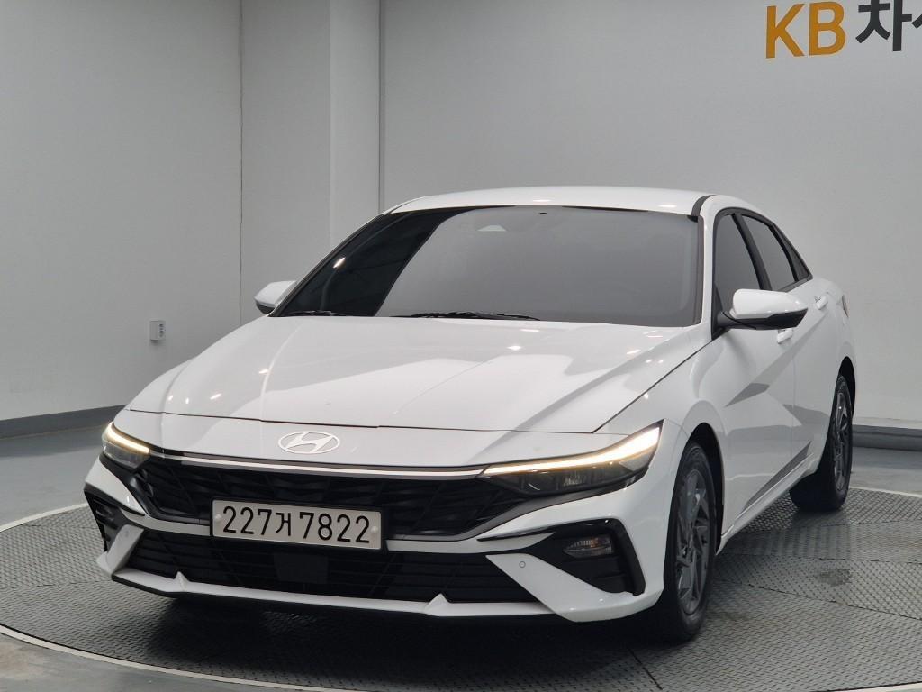 HYUNDAI Avante 2023 Blanco - Importación desde Corea - HF Imports Iquique - Foto 1