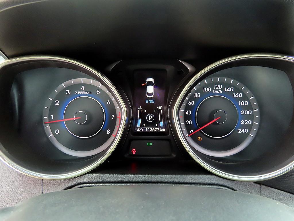 HYUNDAI Avante - Vista 11