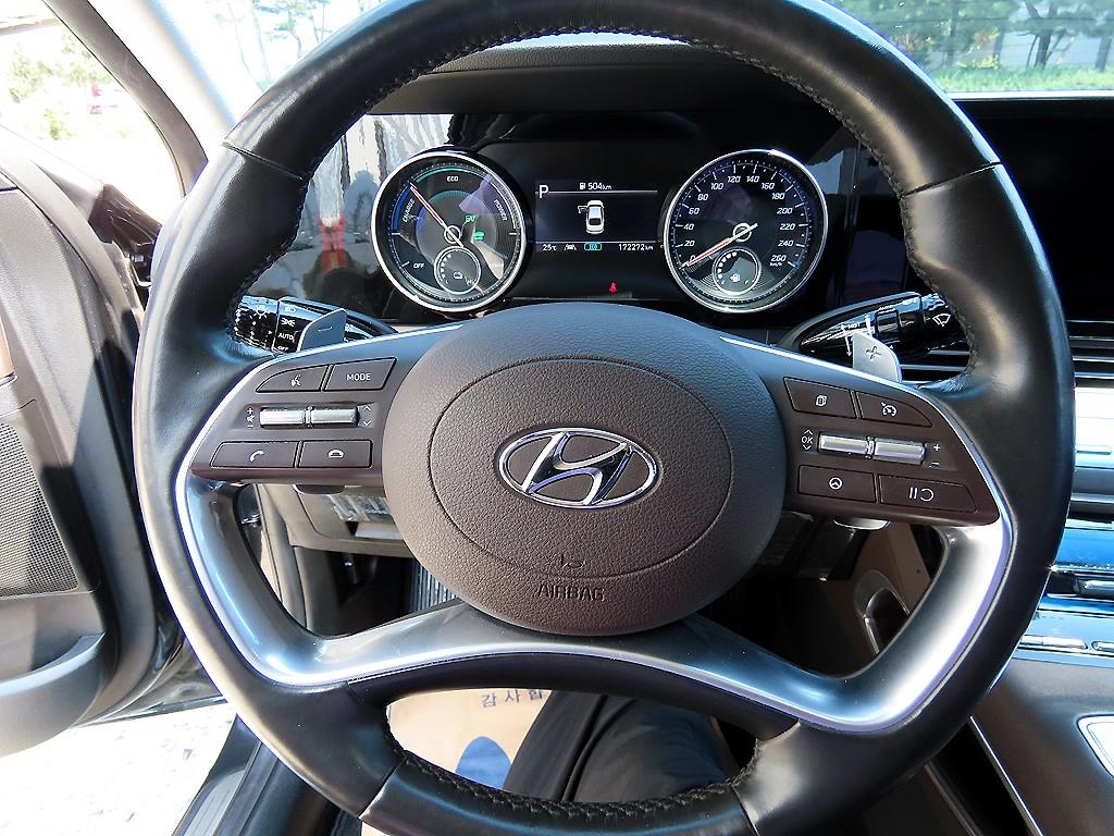 HYUNDAI Grandeur - Vista 10