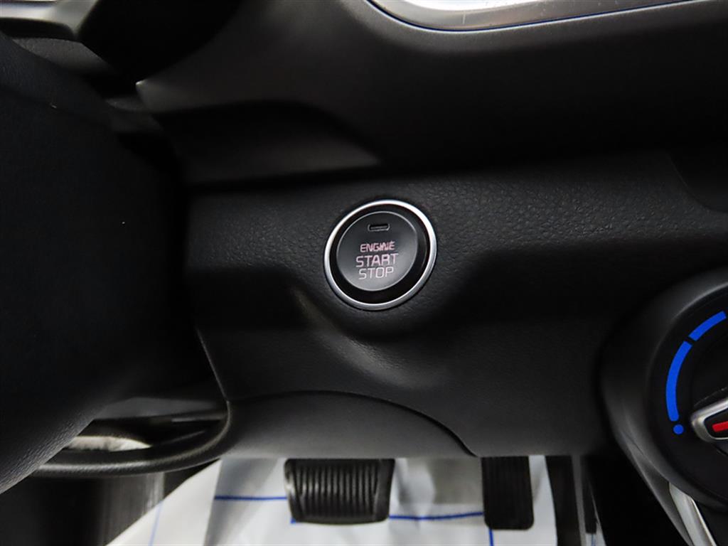 KIA Stonic 2018 Blanco - Importación desde Corea - HF Imports Iquique - Foto 13