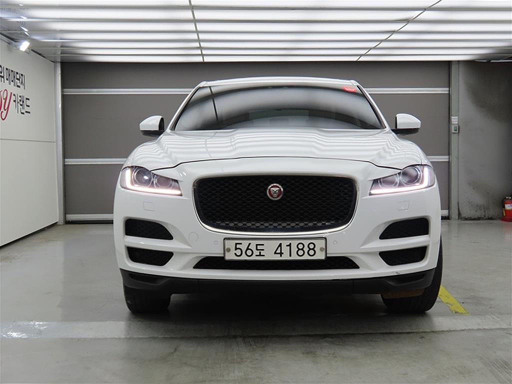 Jaguar F-PACE - Vista 2