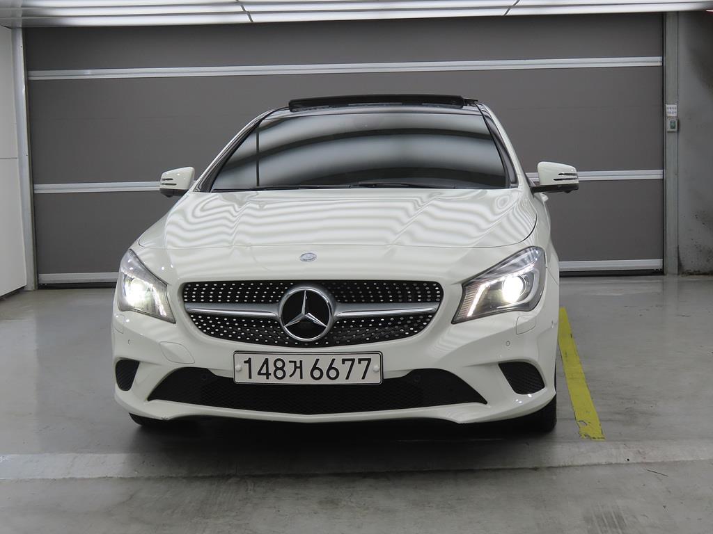 Mercedes Benz CLA Class - Vista 2