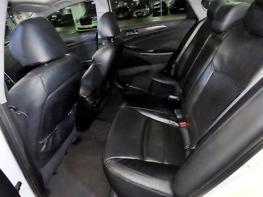 HYUNDAI Sonata - Vista 9