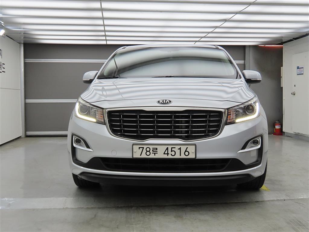 KIA Carnival - Vista 2