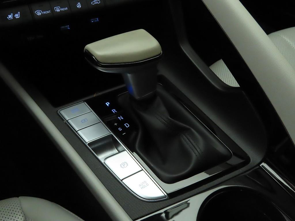 HYUNDAI Avante - Vista 12