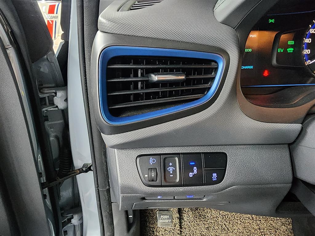 HYUNDAI Ioniq - Vista 9