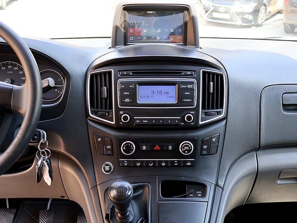 HYUNDAI Starex - Vista 11