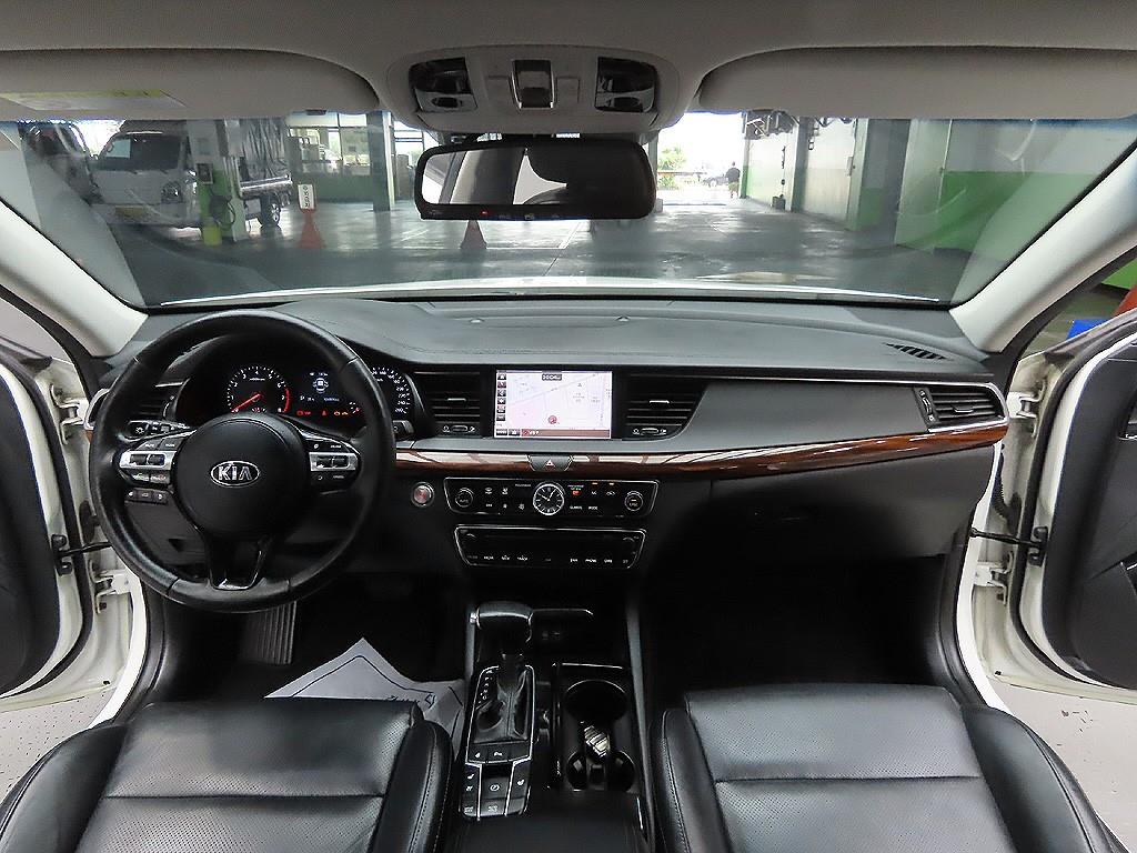 KIA K7 - Vista 10
