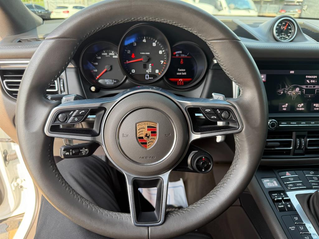 Porsche Macan - Vista 8