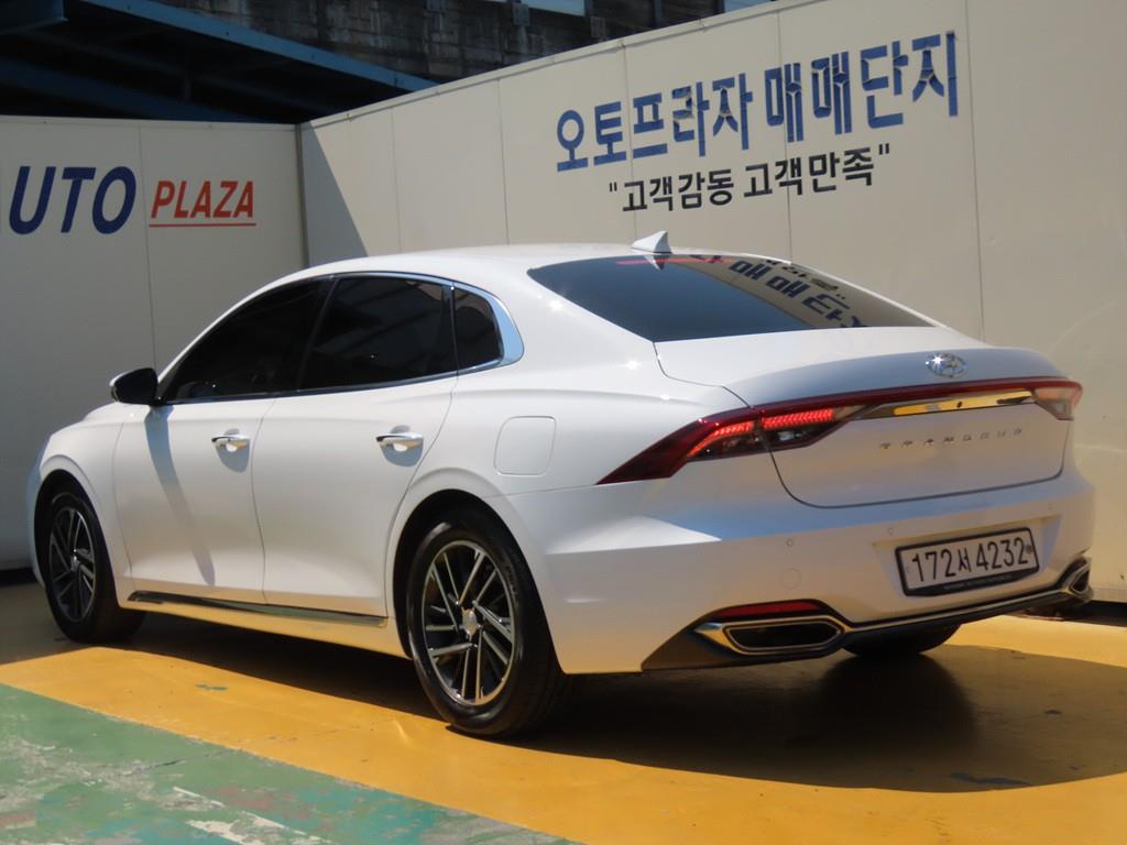 HYUNDAI Grandeur - Vista 3