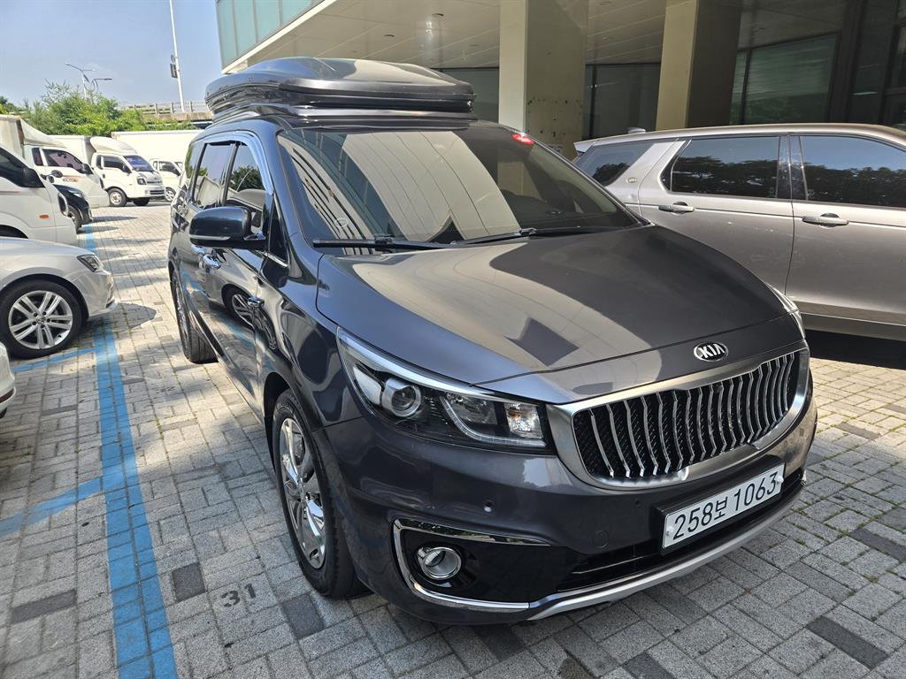 KIA Carnival 2017 Gris - Importación desde Corea - HF Imports Iquique - Foto 1