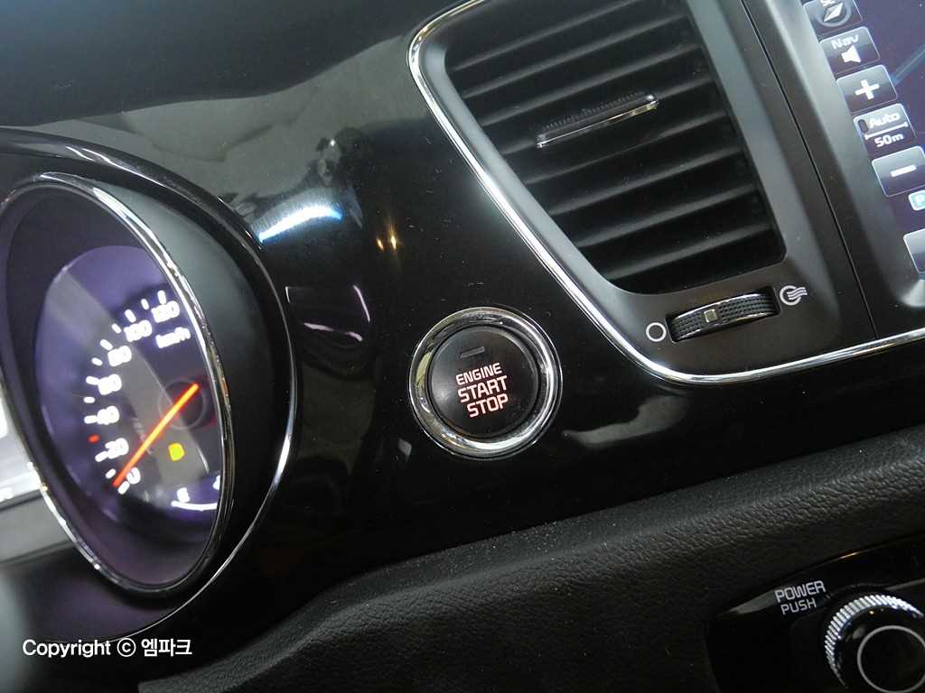 KIA Carnival 2017 Blanco - Importación desde Corea - HF Imports Iquique - Foto 13