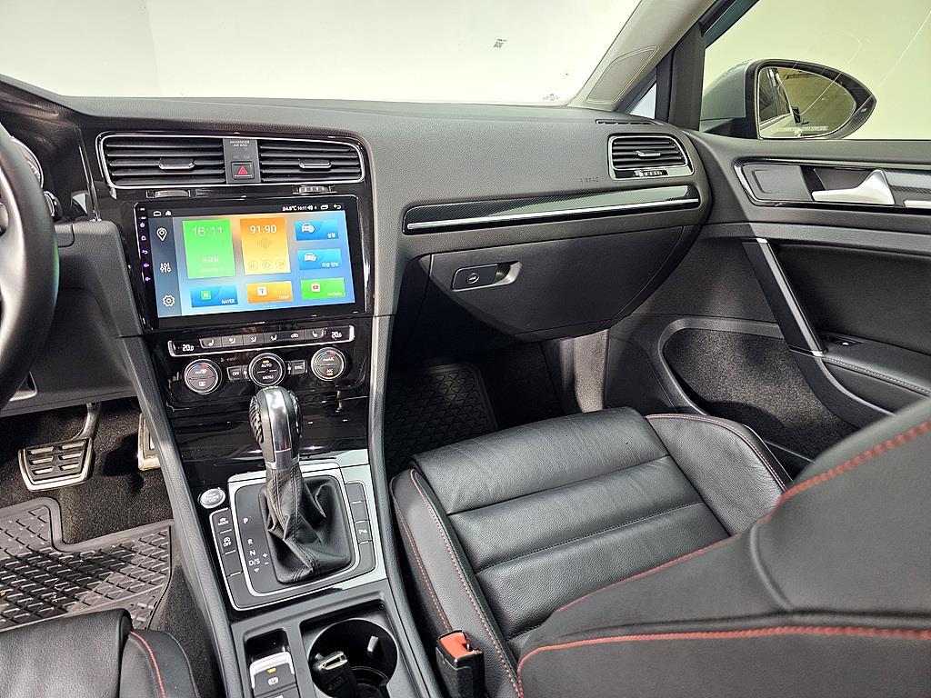 Volkswagen Golf - Vista 11