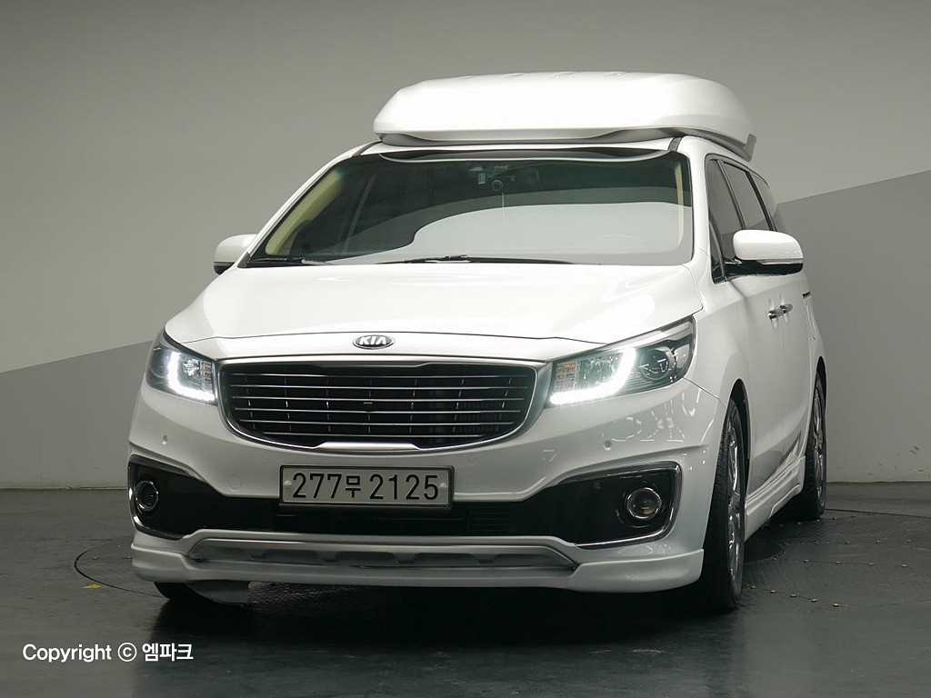 KIA Carnival 2017 Blanco - Importación desde Corea - HF Imports Iquique - Foto 1