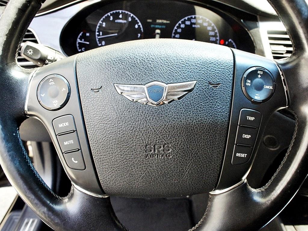HYUNDAI Genesis - Vista 10