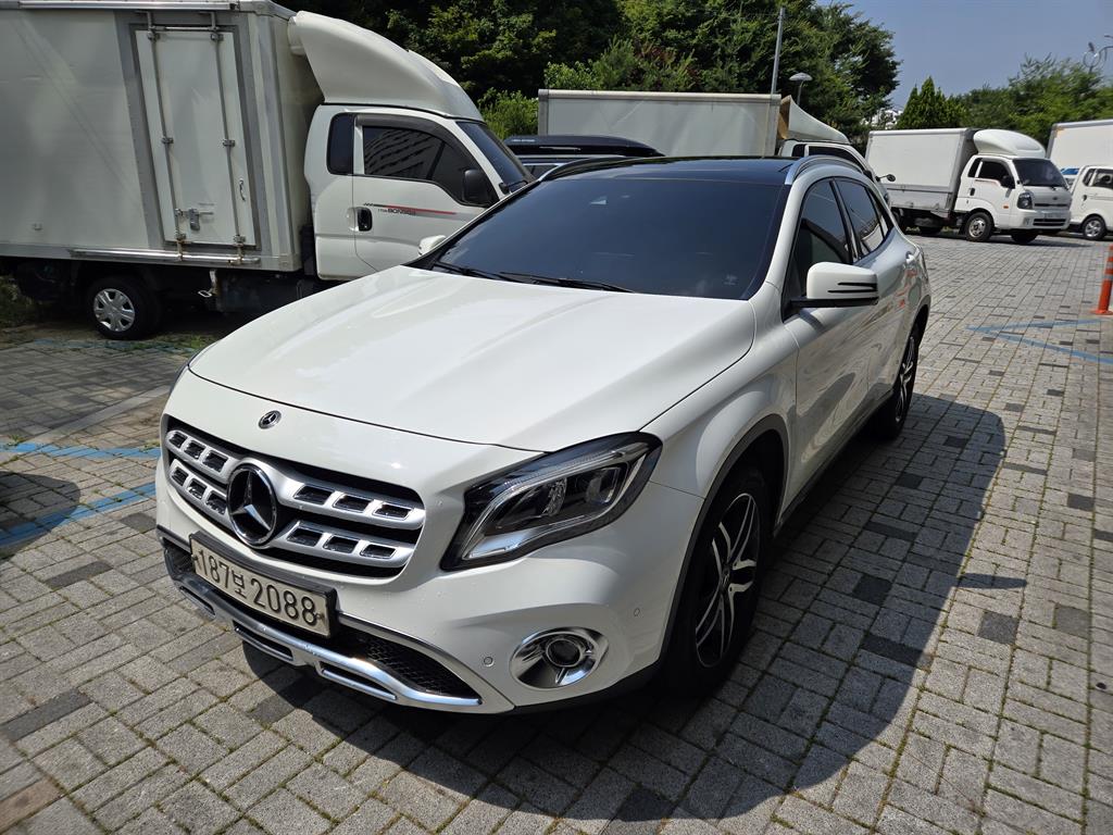 Mercedes Benz GLA Class 2019 Blanco - Importación desde Corea - HF Imports Iquique - Foto 1