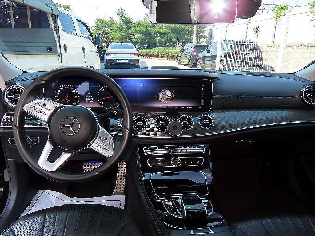 Mercedes Benz CLS Class - Vista 9