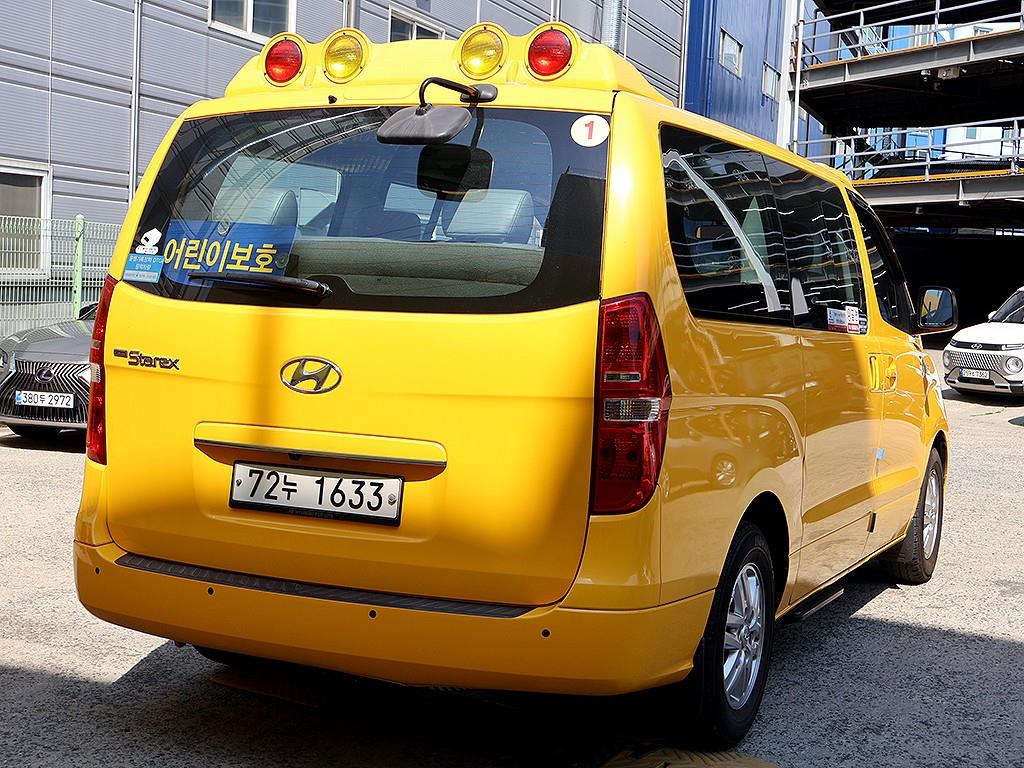 HYUNDAI Starex - Vista 6