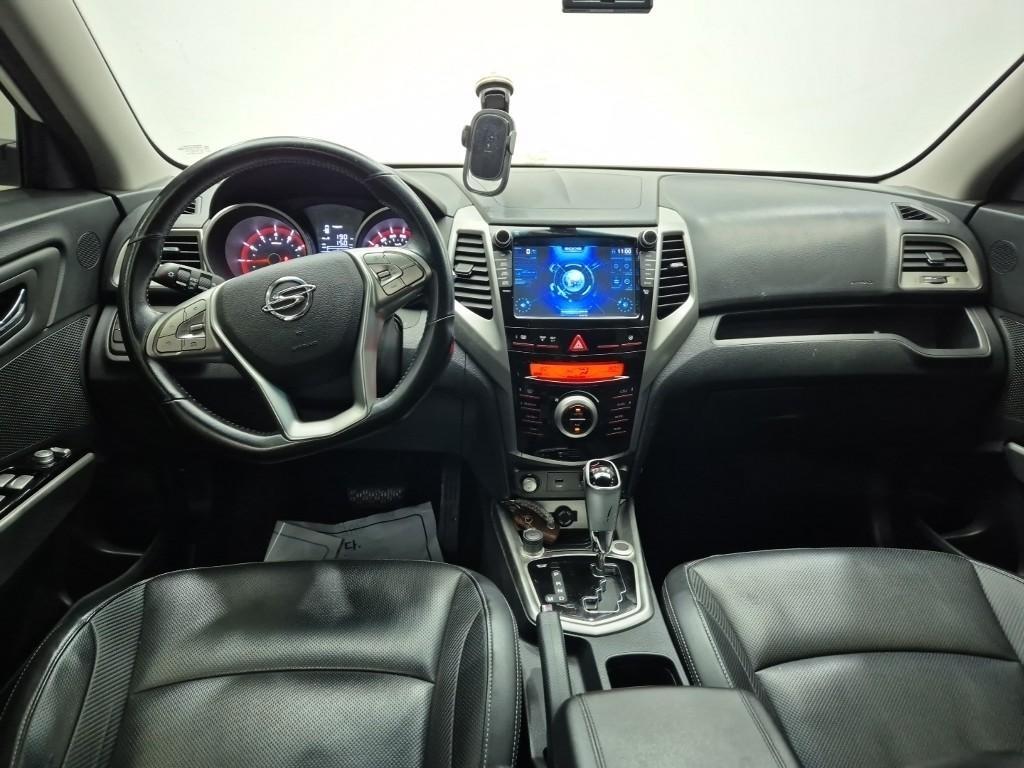 Ssangyong Tivoli - Vista 9