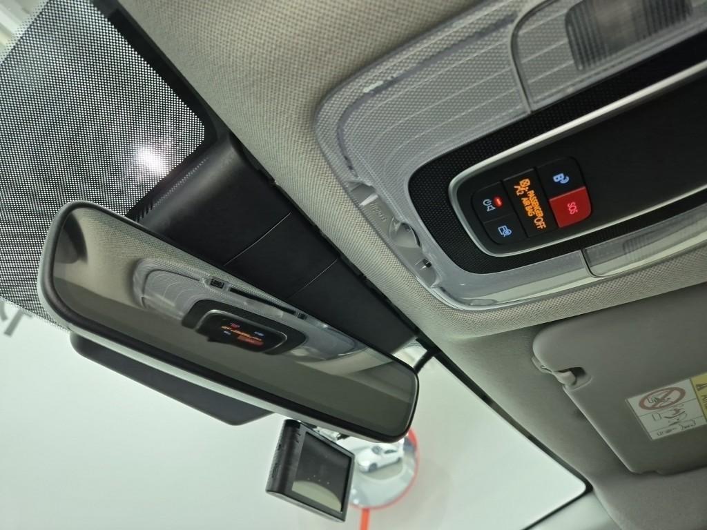 HYUNDAI Avante - Vista 9