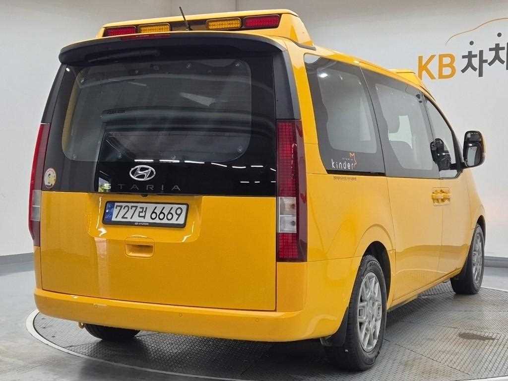 HYUNDAI Staria - Vista 3