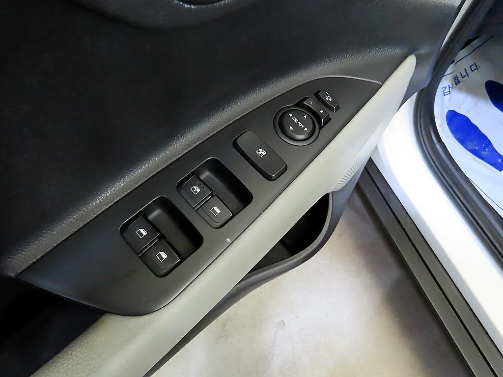 KIA Stonic 2019 Blanco - Importación desde Corea - HF Imports Iquique - Foto 18