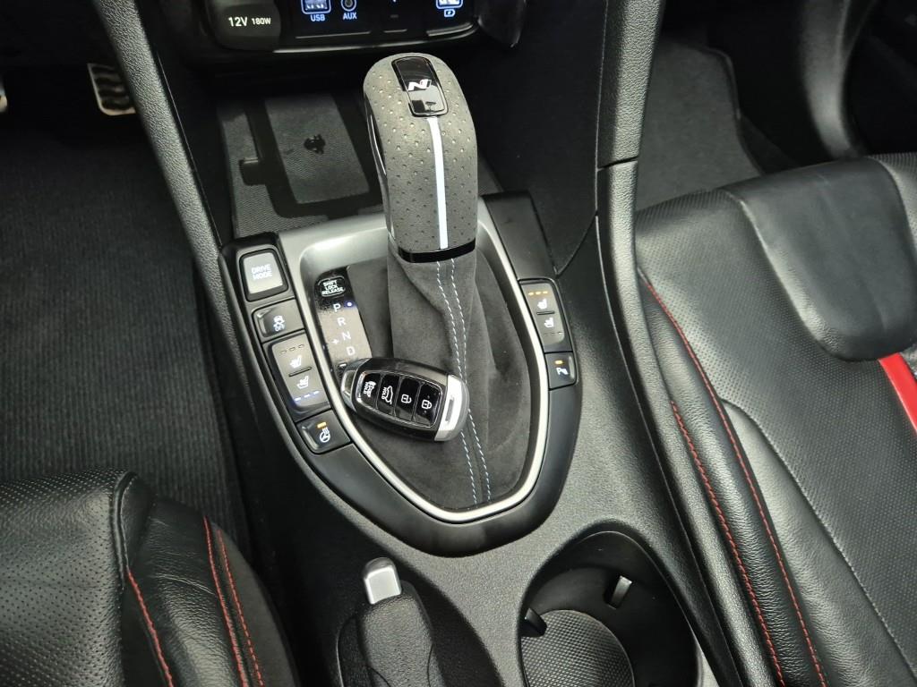 HYUNDAI Veloster - Vista 10