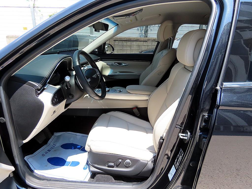 Genesis GV70 - Vista 7