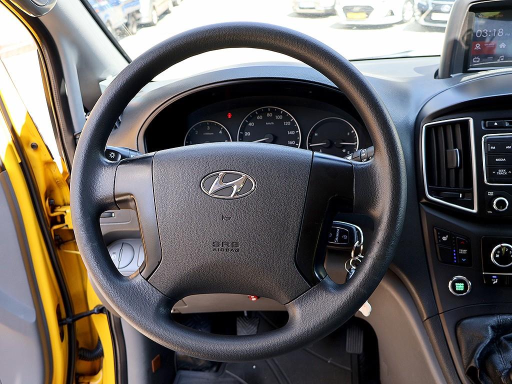 HYUNDAI Starex - Vista 10