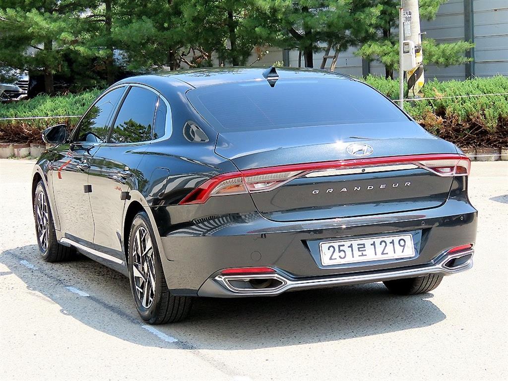 HYUNDAI Grandeur - Vista 3