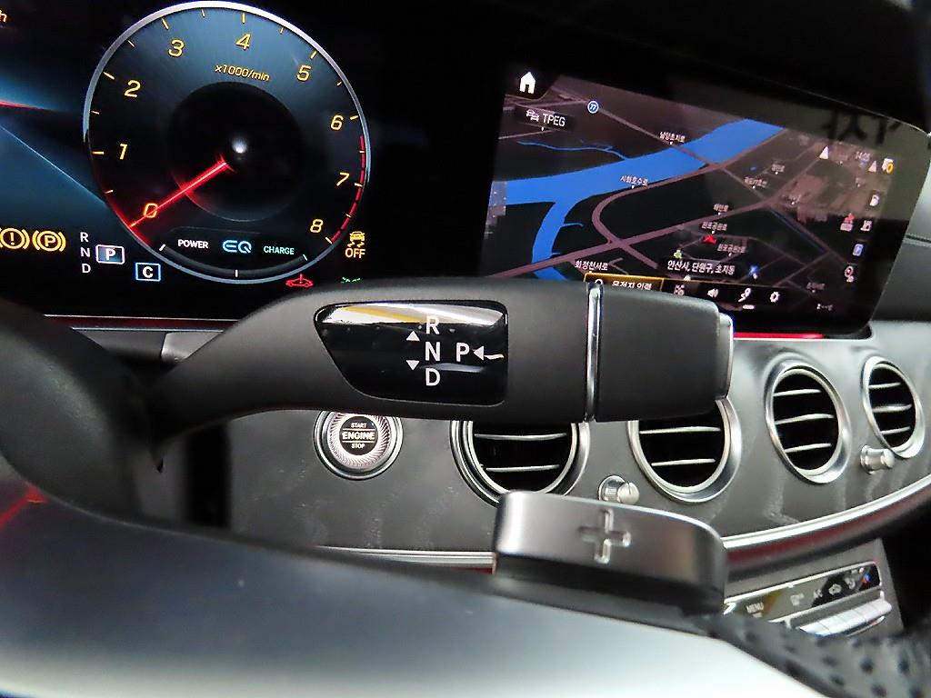 Mercedes Benz E class - Vista 12