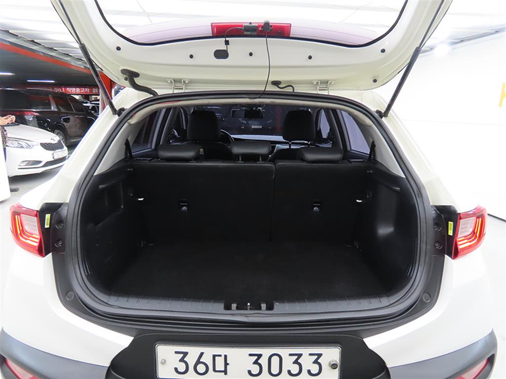 KIA Stonic 2018 Blanco - Importación desde Corea - HF Imports Iquique - Foto 20