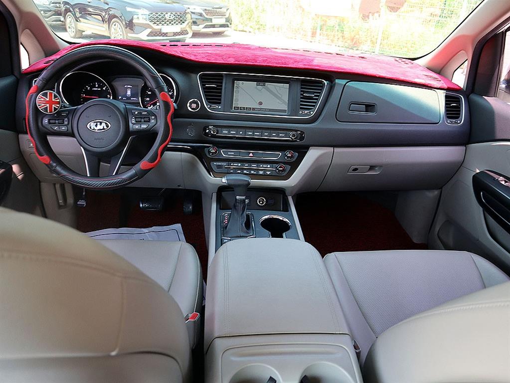 KIA Carnival - Vista 7
