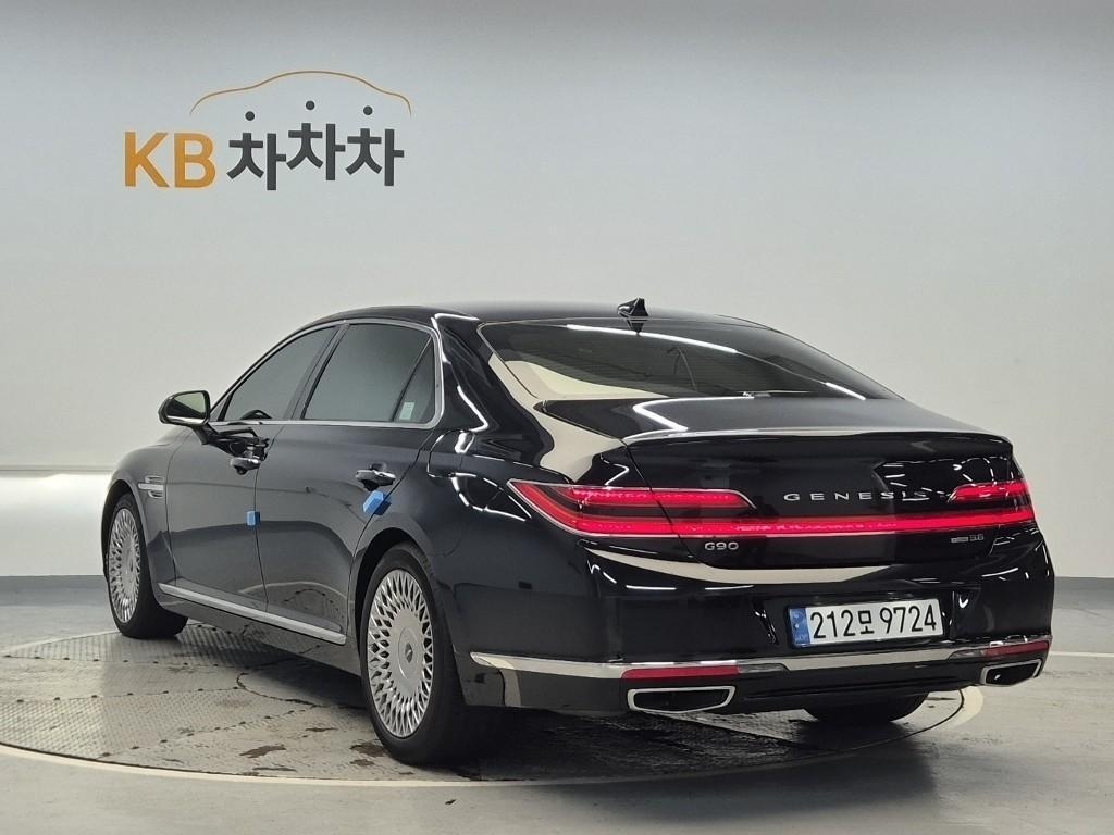 Genesis G90 - Vista 3