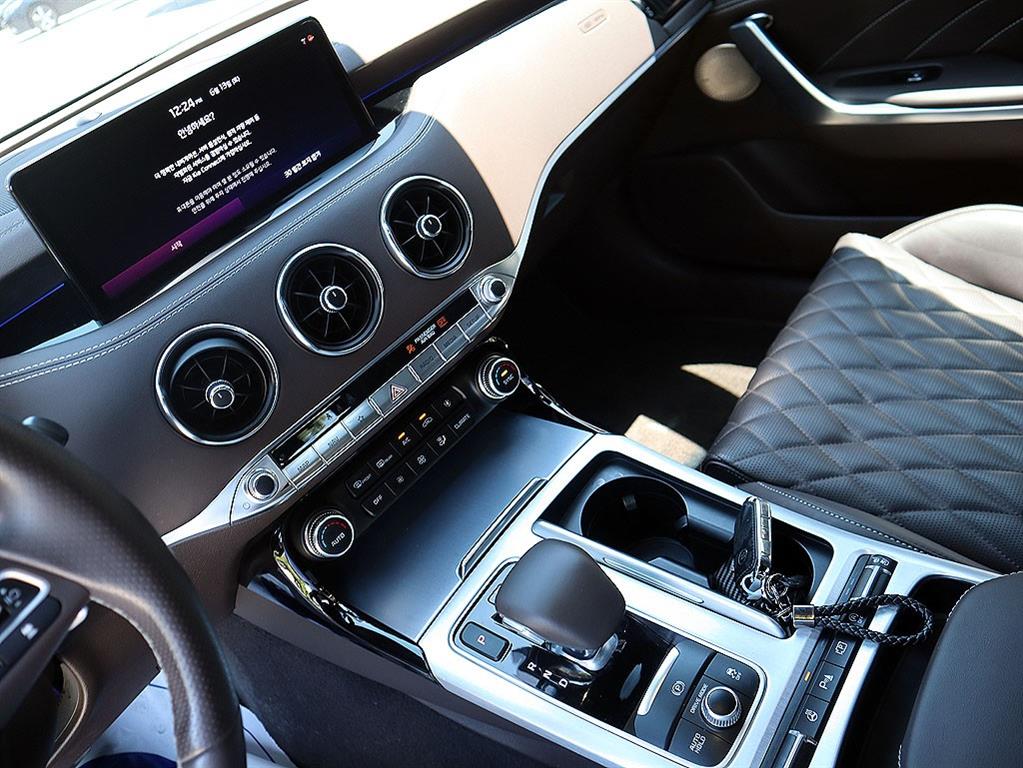 KIA Stinger - Vista 12