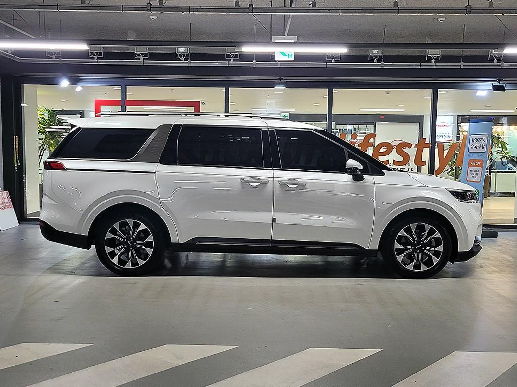 KIA Carnival - Vista 3