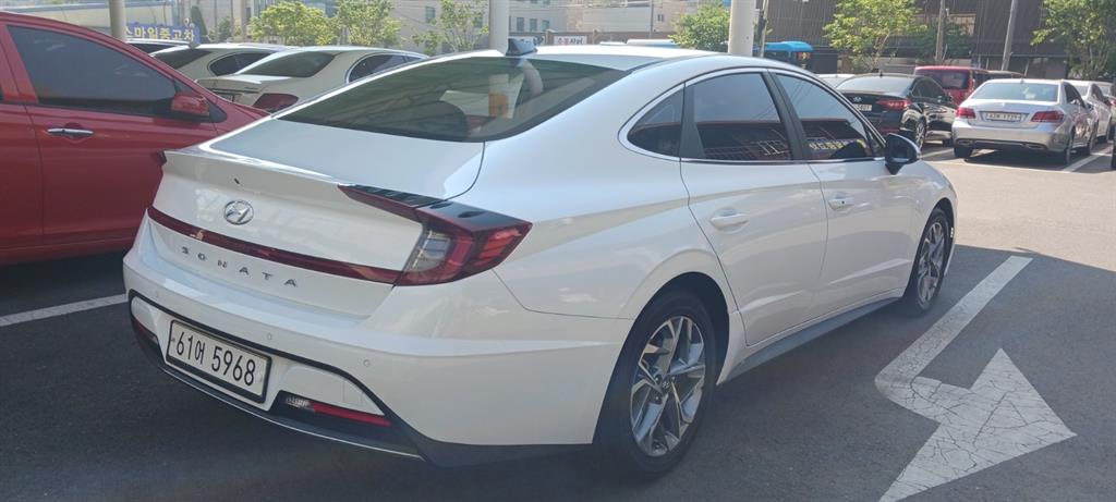 HYUNDAI Sonata - Vista 6