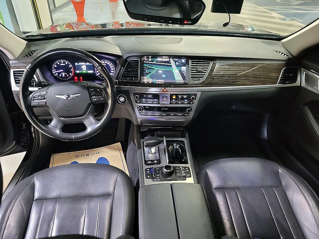 Genesis G80 - Vista 8