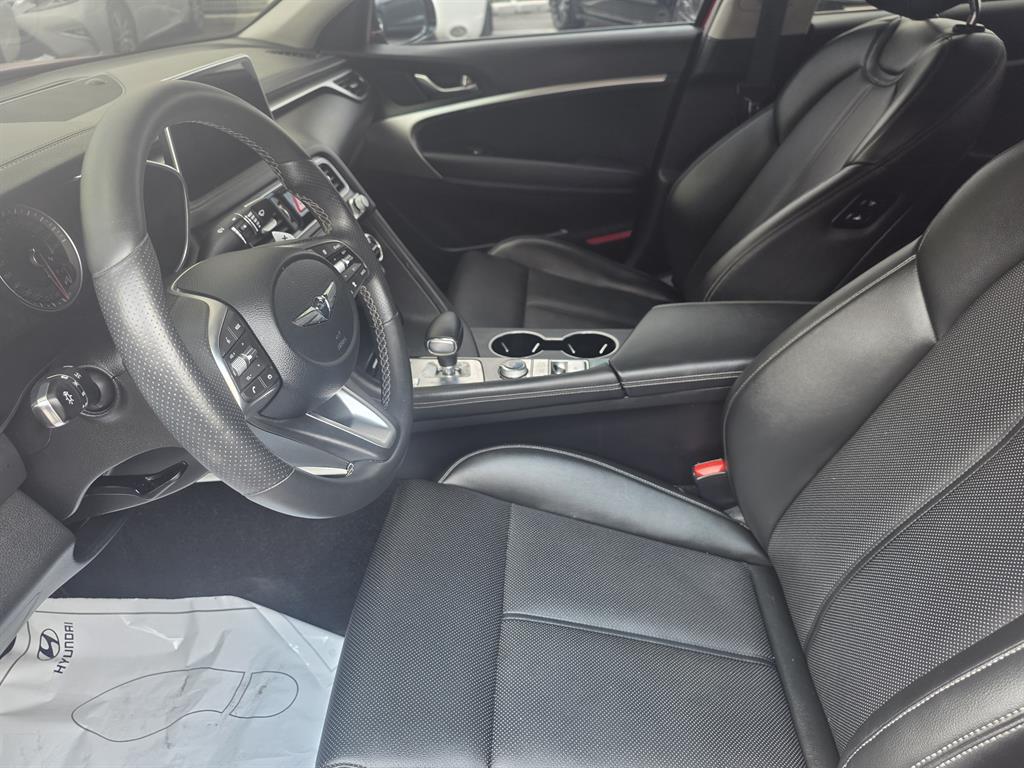 Genesis G70 - Vista 12