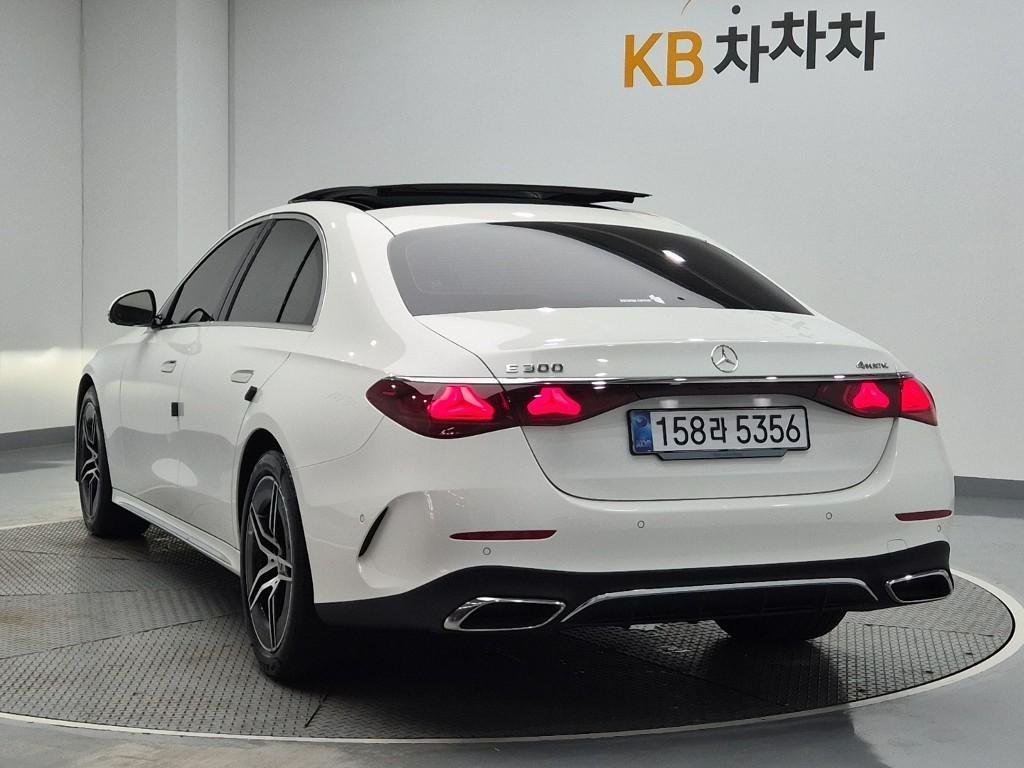 Mercedes Benz E class - Vista 3