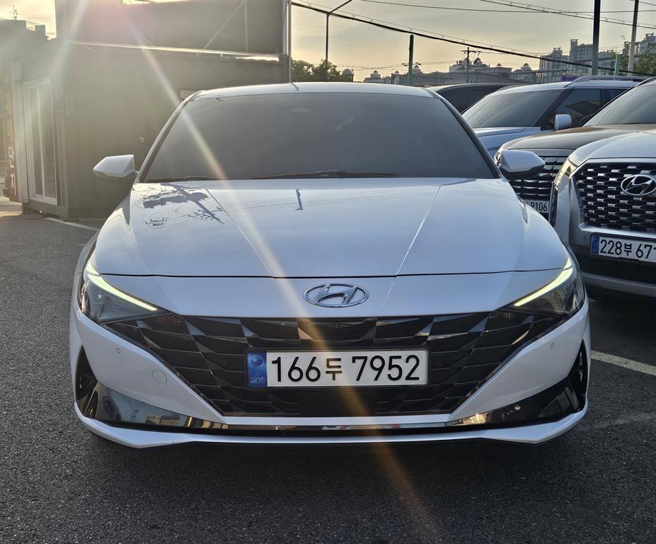 HYUNDAI Avante 2022 Blanco - Importación desde Corea - HF Imports Iquique - Foto 1