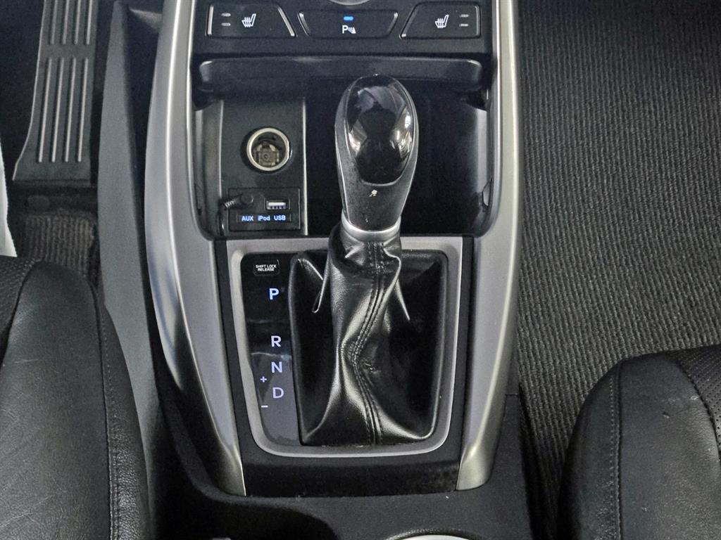 HYUNDAI Avante - Vista 9