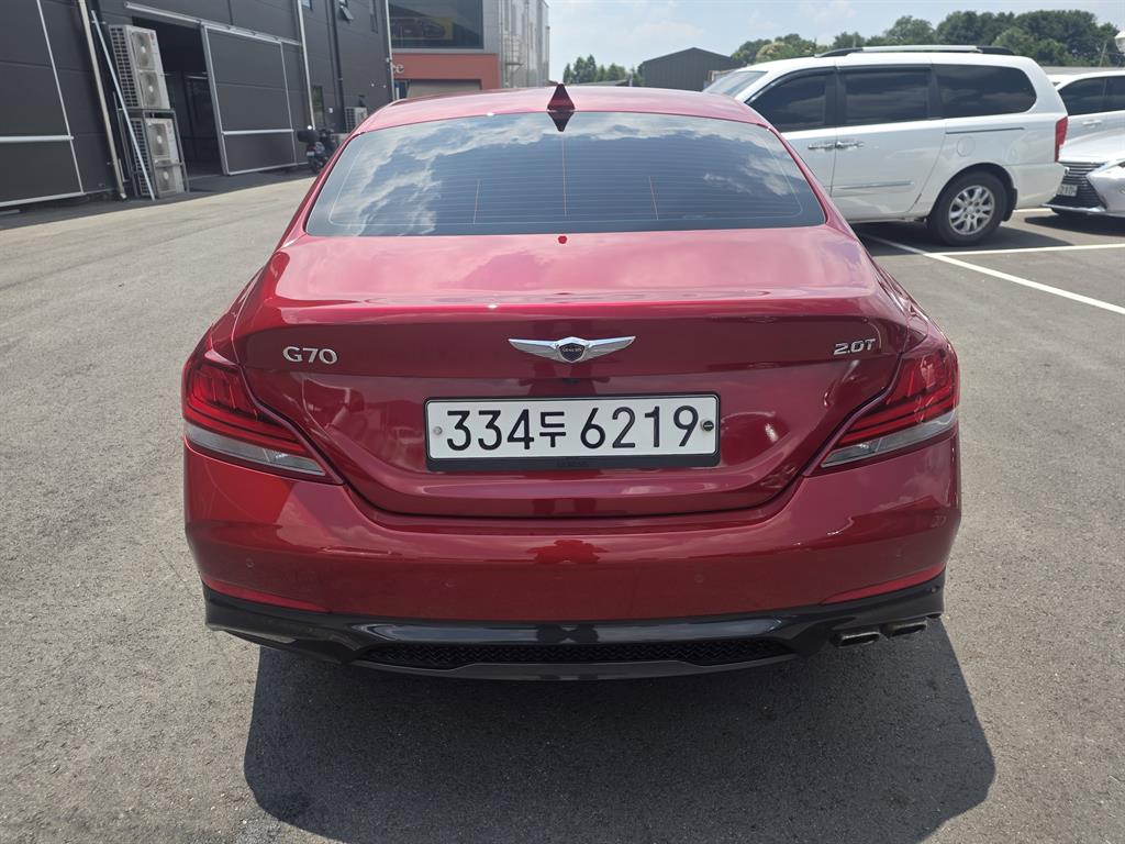 Genesis G70 - Vista 6