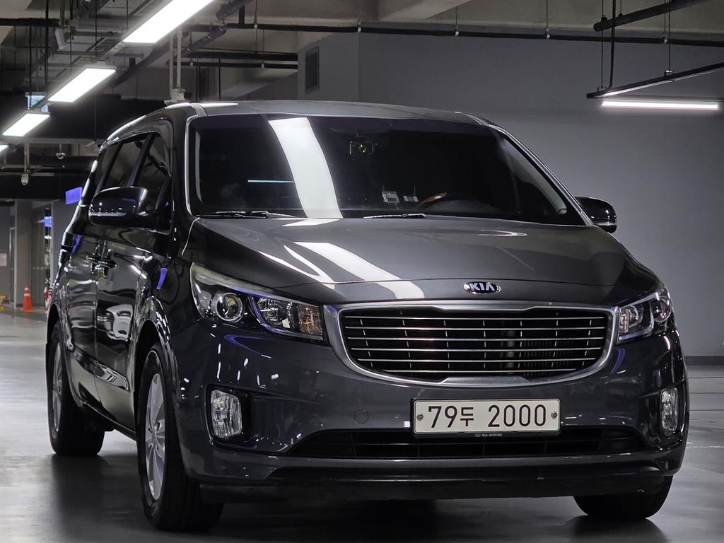 KIA Carnival - Vista 3