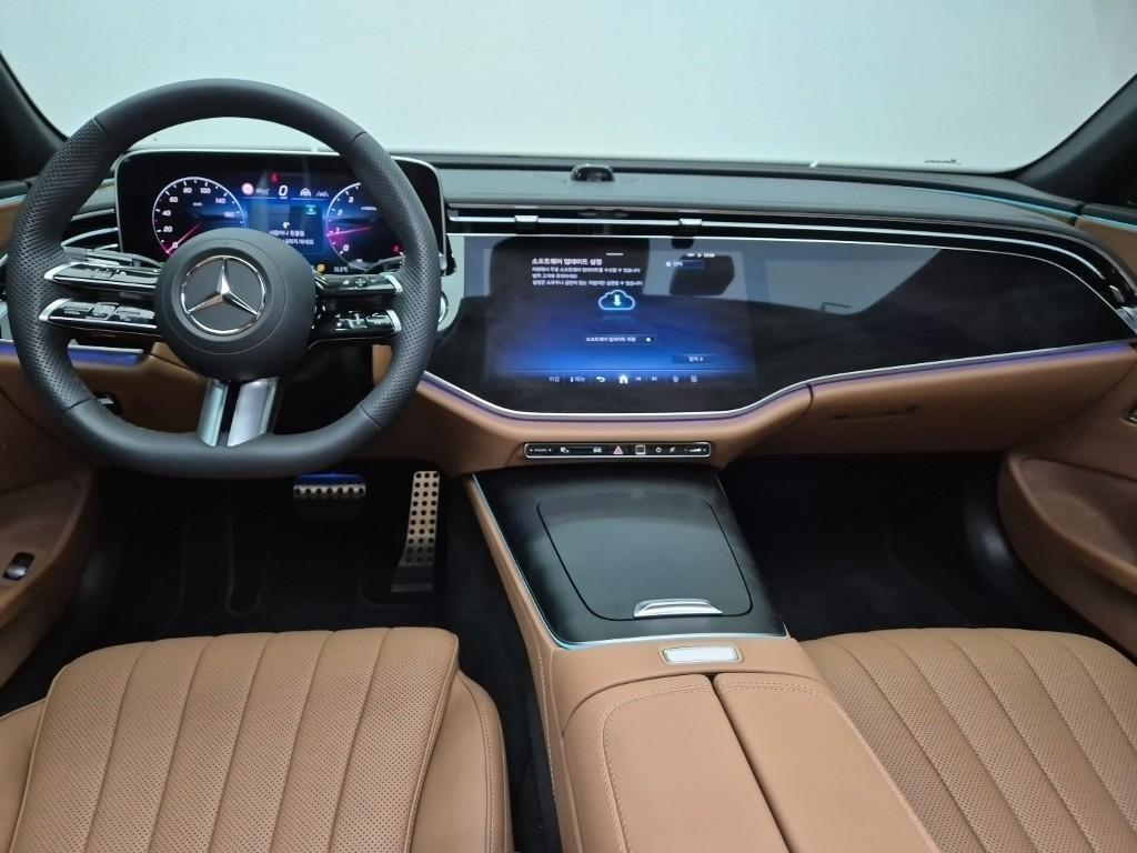 Mercedes Benz E class - Vista 8