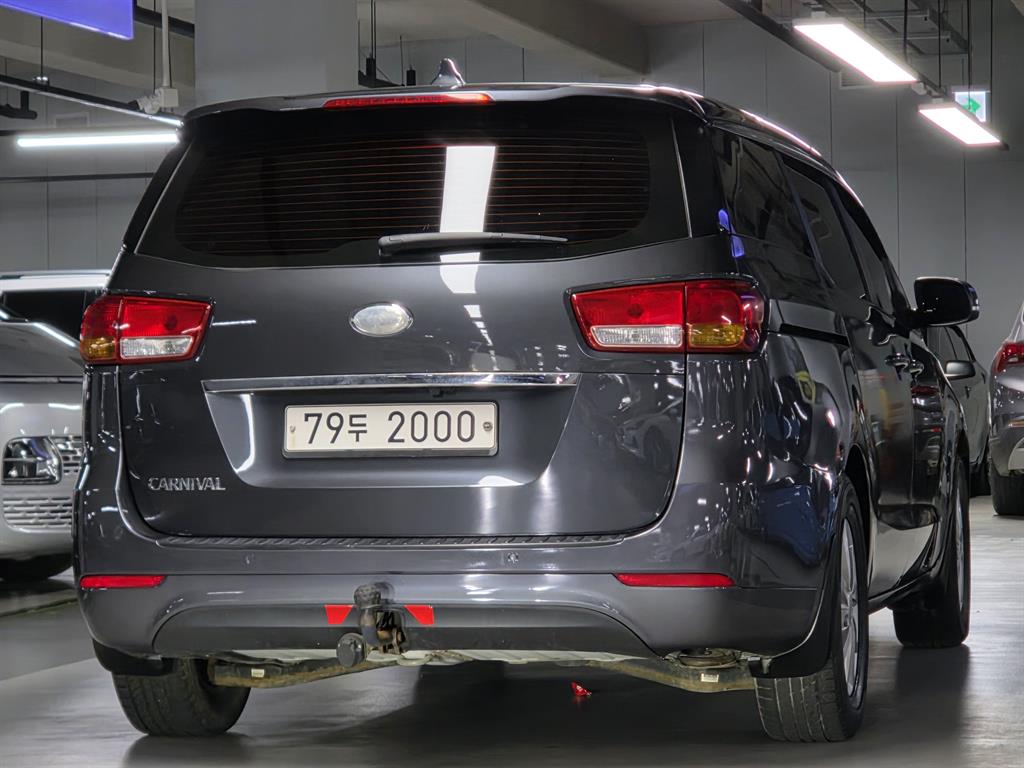 KIA Carnival - Vista 2